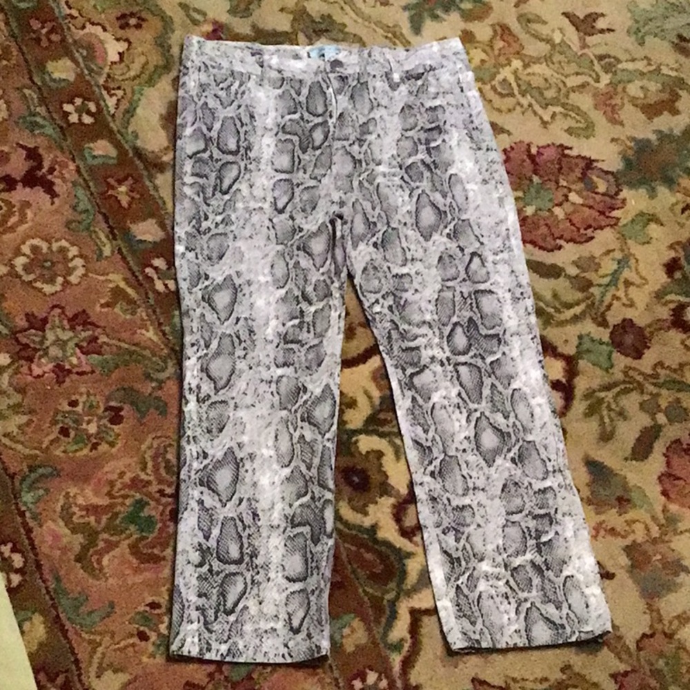 She + Sky Capri pants